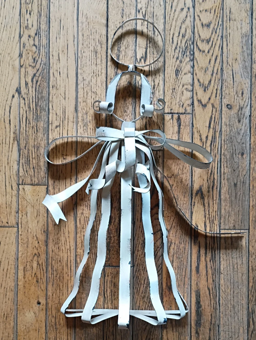 Metal Ribbon Angel Wall Accent in White